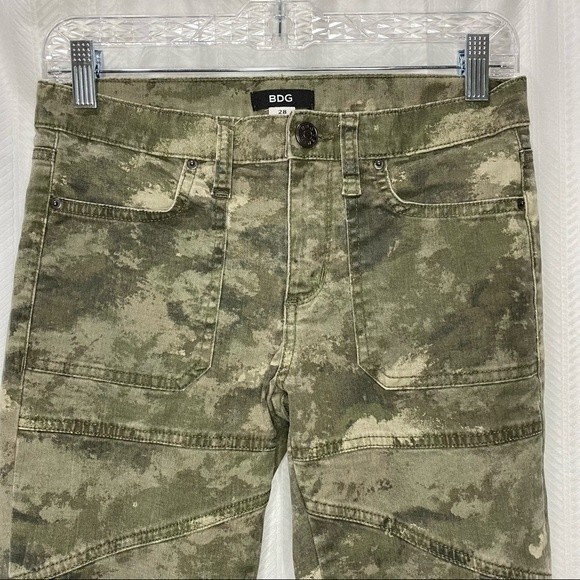 Urban Outfitters BDG Green Camo Moto Zipper Ankle Pants Size 28 - Picture 2 of 9